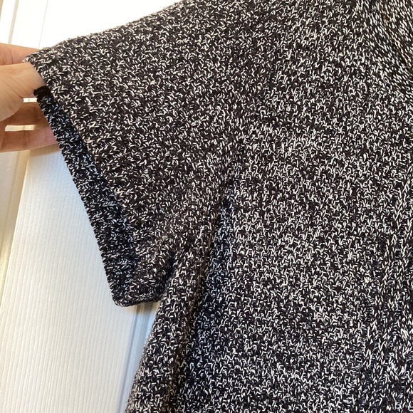 Knitted Black and White Sweater Dress with Short-sleeves. Never worn - Picture 7 of 9